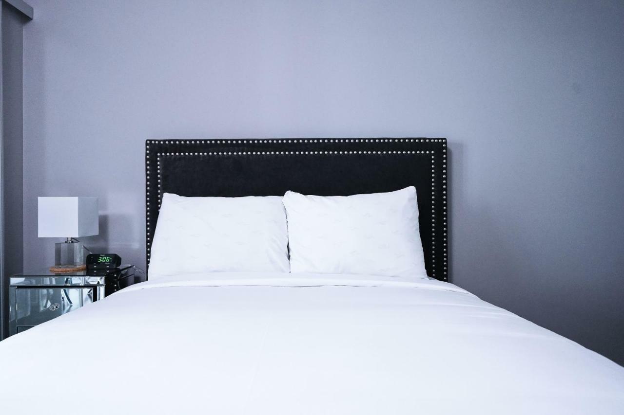 The York Boutique Suites Торонто Экстерьер фото