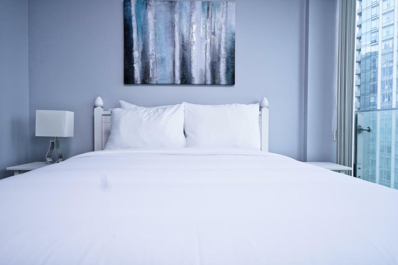 The York Boutique Suites Торонто Экстерьер фото