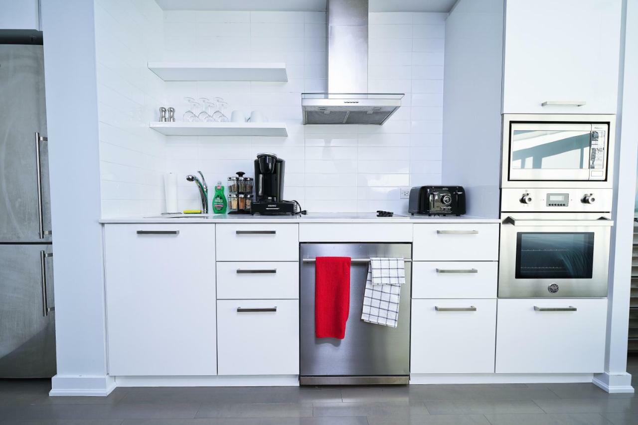 The York Boutique Suites Торонто Экстерьер фото