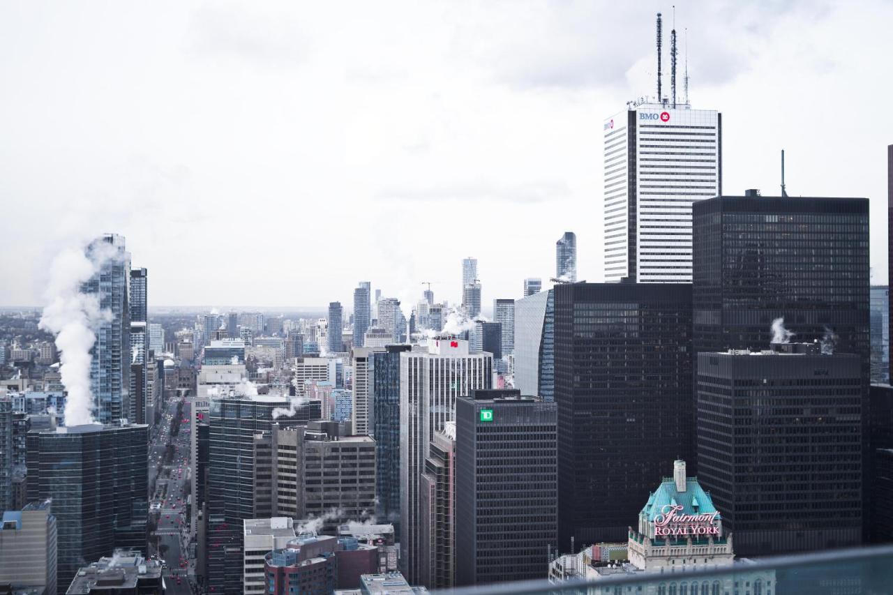 The York Boutique Suites Торонто Экстерьер фото